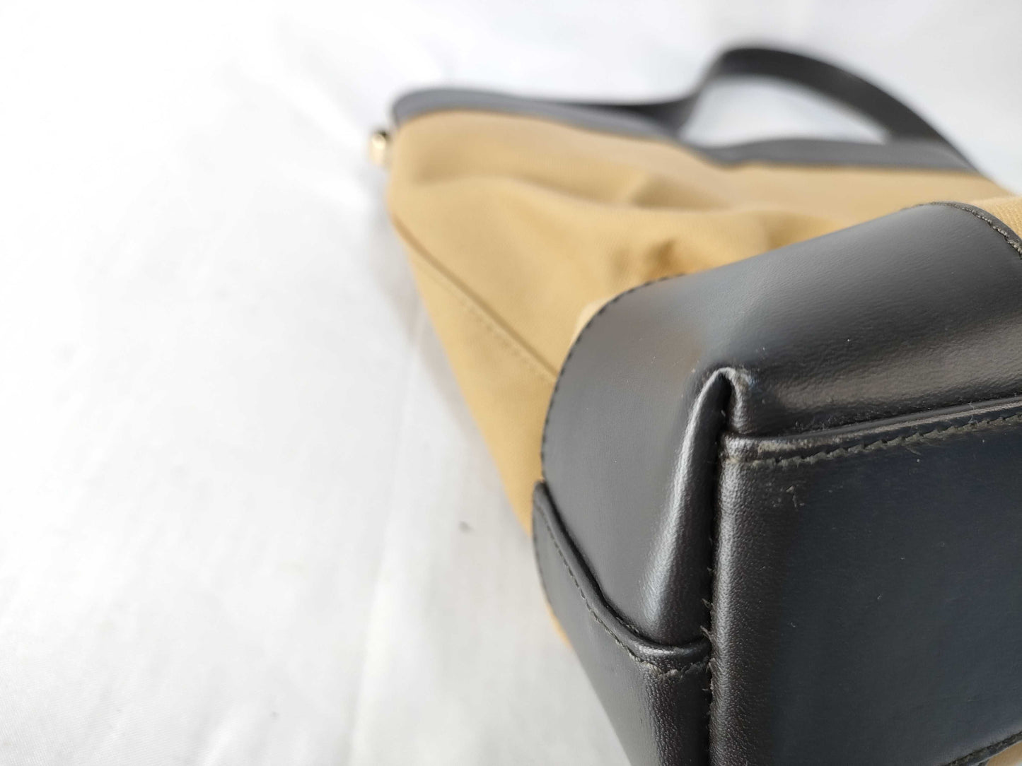 GUCCI Sherry Canvas Shoulder Bag