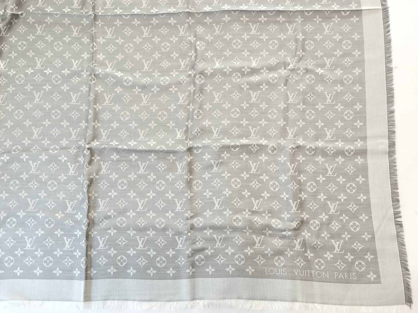 LOUIS VUITTON Vuitton Stole Grey Other Apparel