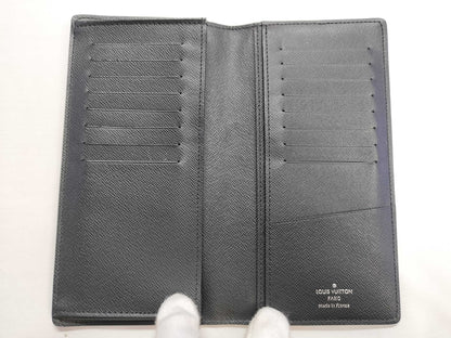 LOUIS VUITTON Taiga Vuitton Taiga Portefeuille Braza Wallet