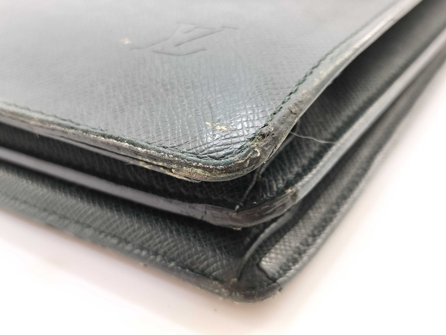 LOUIS VUITTON Taiga Vuitton Taiga Clad Business Bag