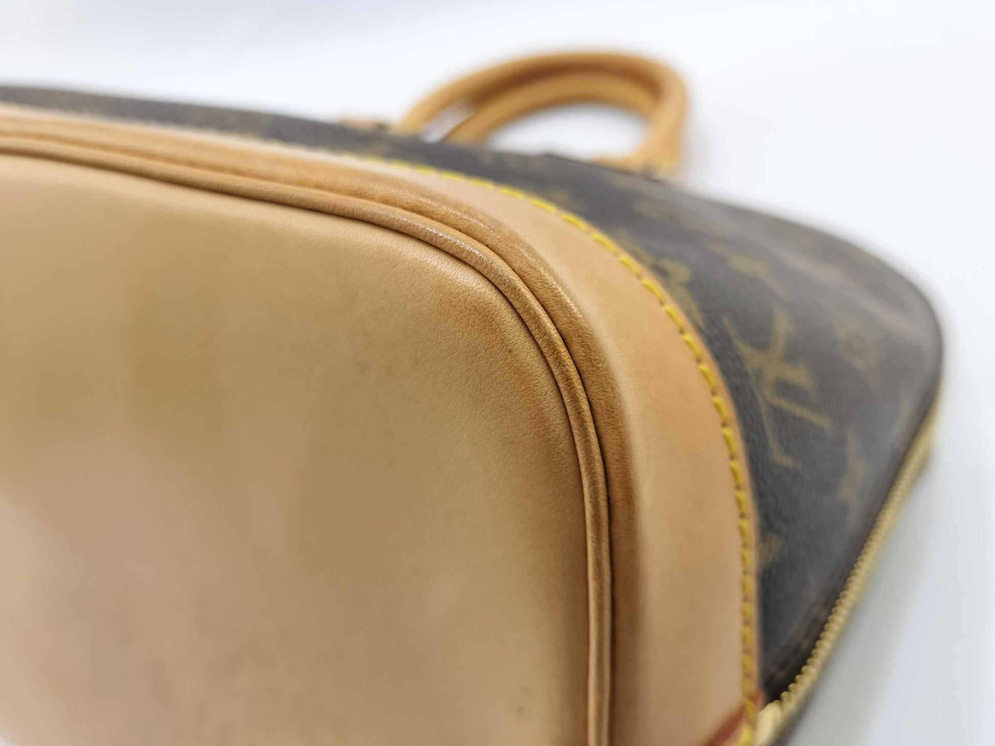 LOUIS VUITTON Monogram Vuitton Monogram Alma Handbag