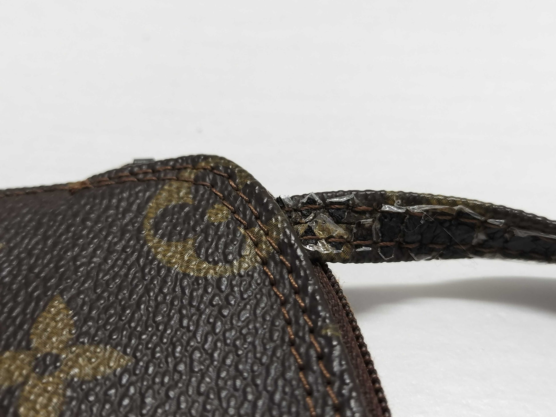 LOUIS VUITTON Monogram Vuitton Monogram Pochette Shoulder Bag