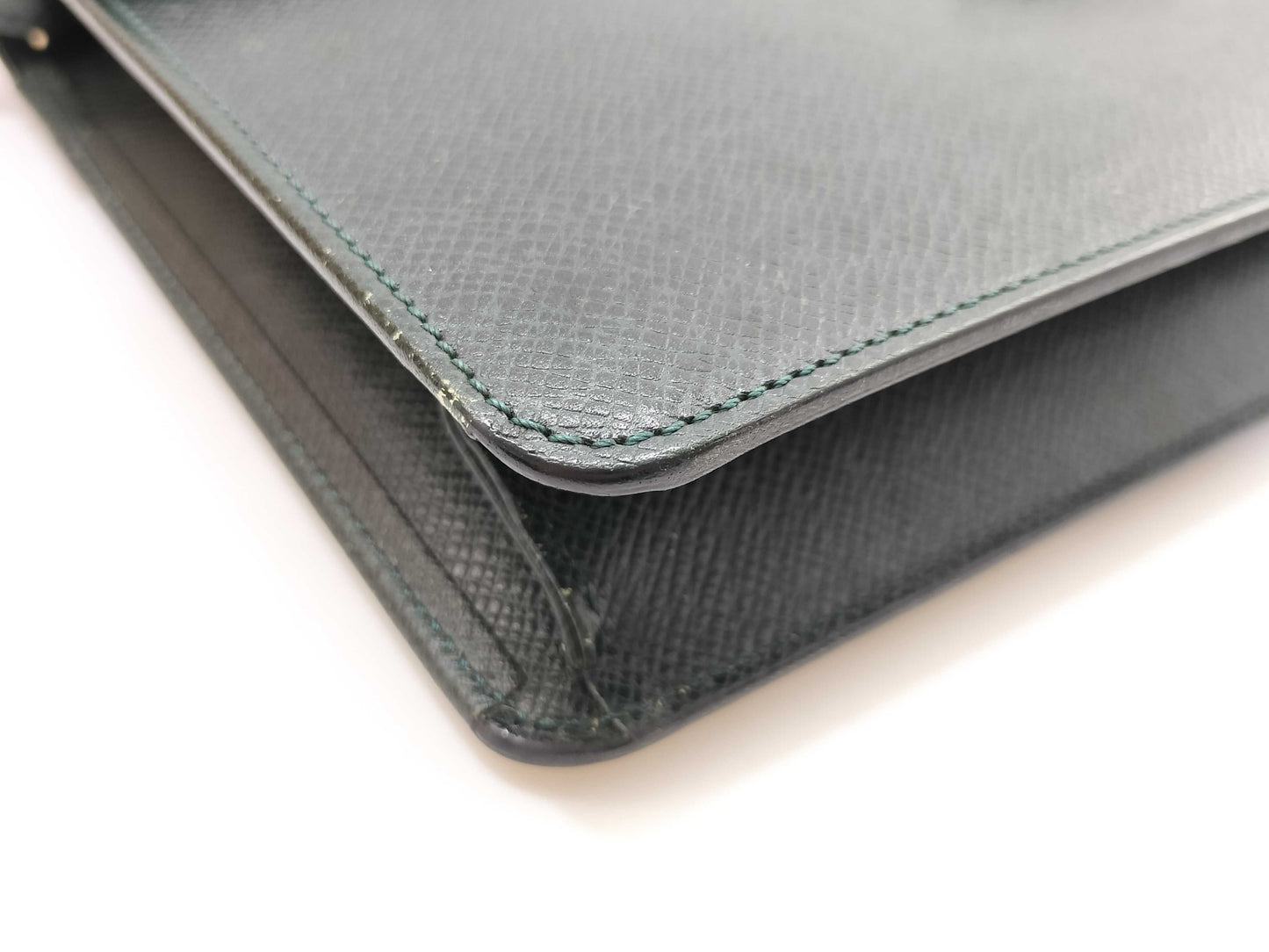 LOUIS VUITTON Taiga Vuitton Taiga Pochette Clad Second Bag