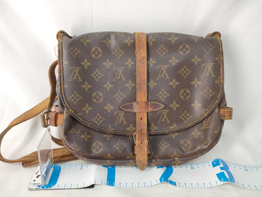 LOUIS VUITTON Monogram Saumur 30 M42256 Shoulder Bag