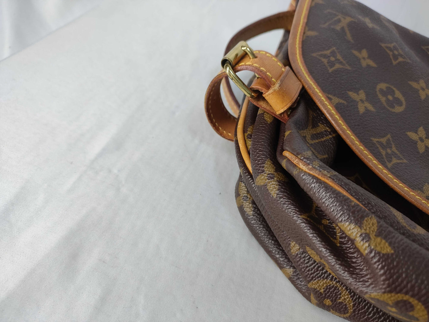 LOUIS VUITTON Monogram Saumur 30 M42257 Shoulder Bag