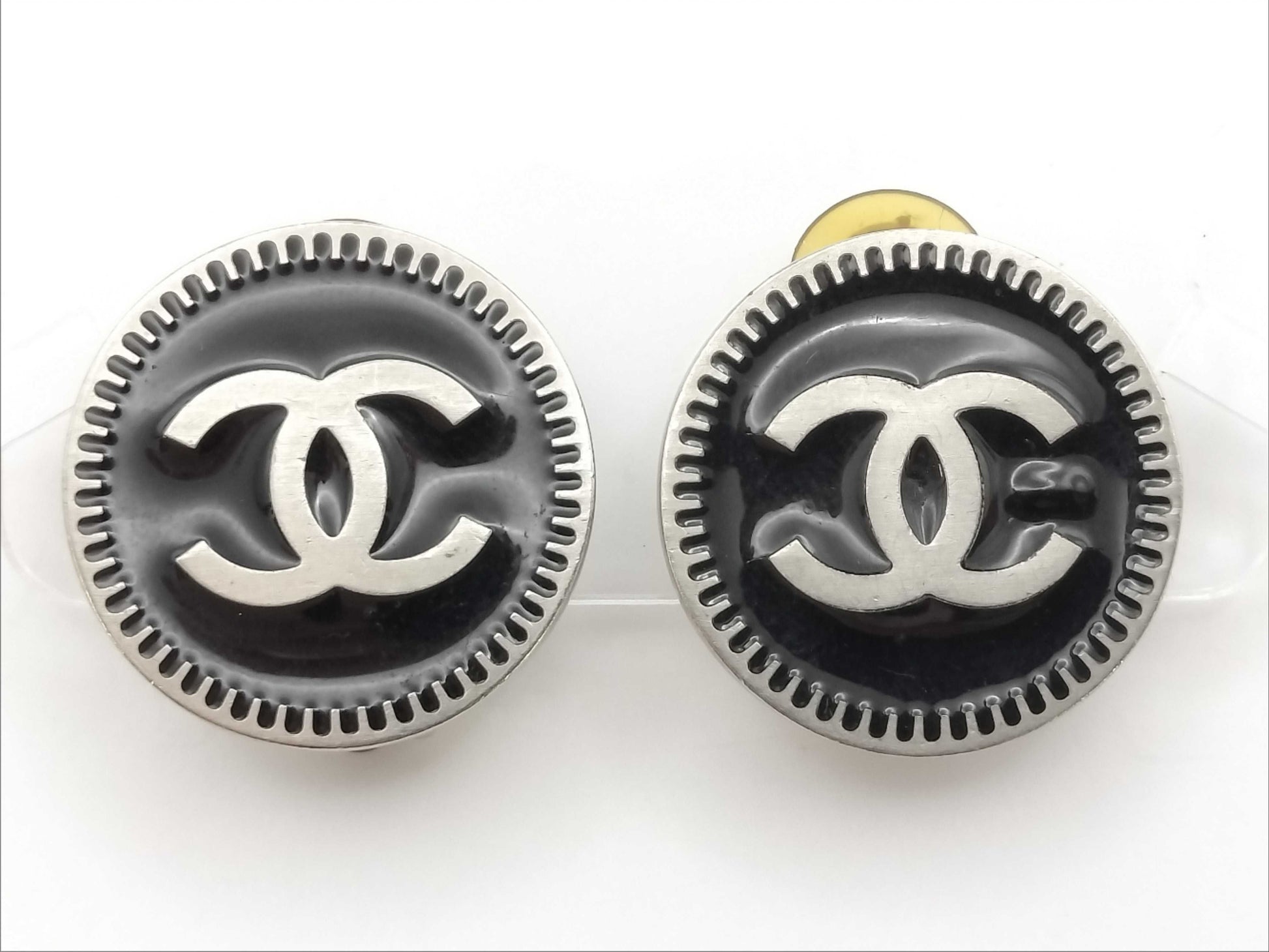 CHANEL Earrings 06P Earrings