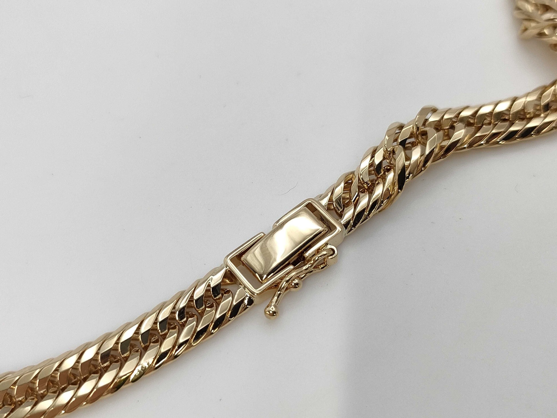 Kihei 12-Sided Triple 50cm K18 49.7g Necklace 