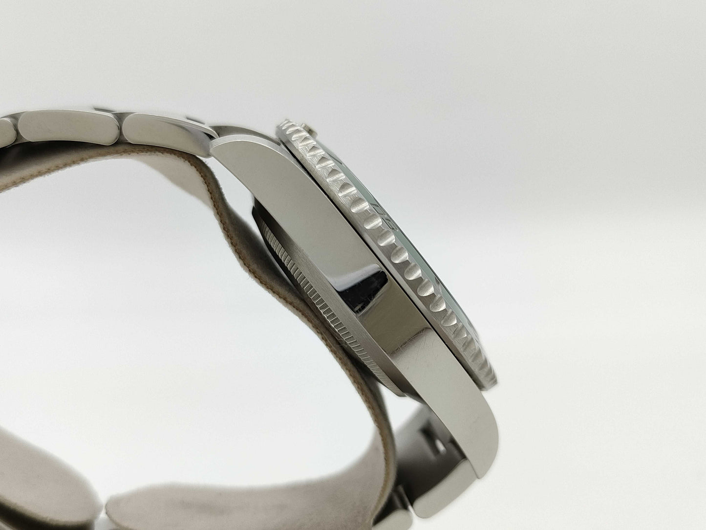 ROLEX 116610LV G30244A6 Green Dial Oyster Breath Men's Watch