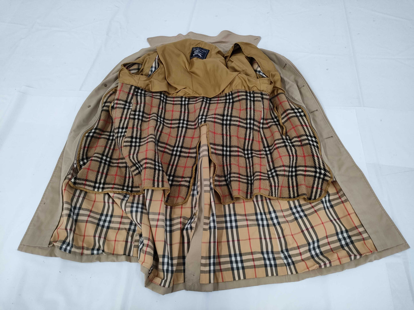 Burberrys Stained Collar Coat with Liner