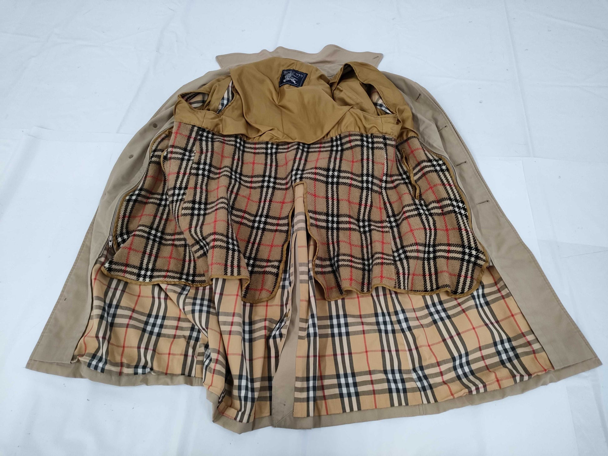 Burberrys Stained Collar Coat with Liner