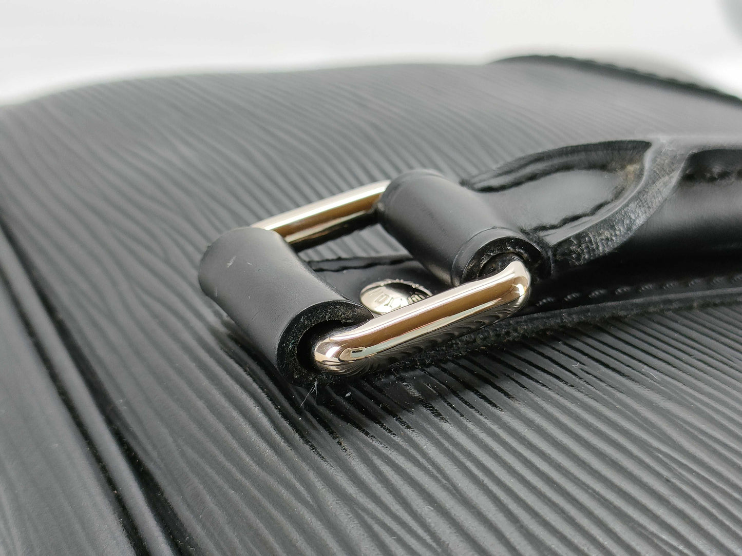 LOUIS VUITTON Epi Vivienne Long Black Handbag