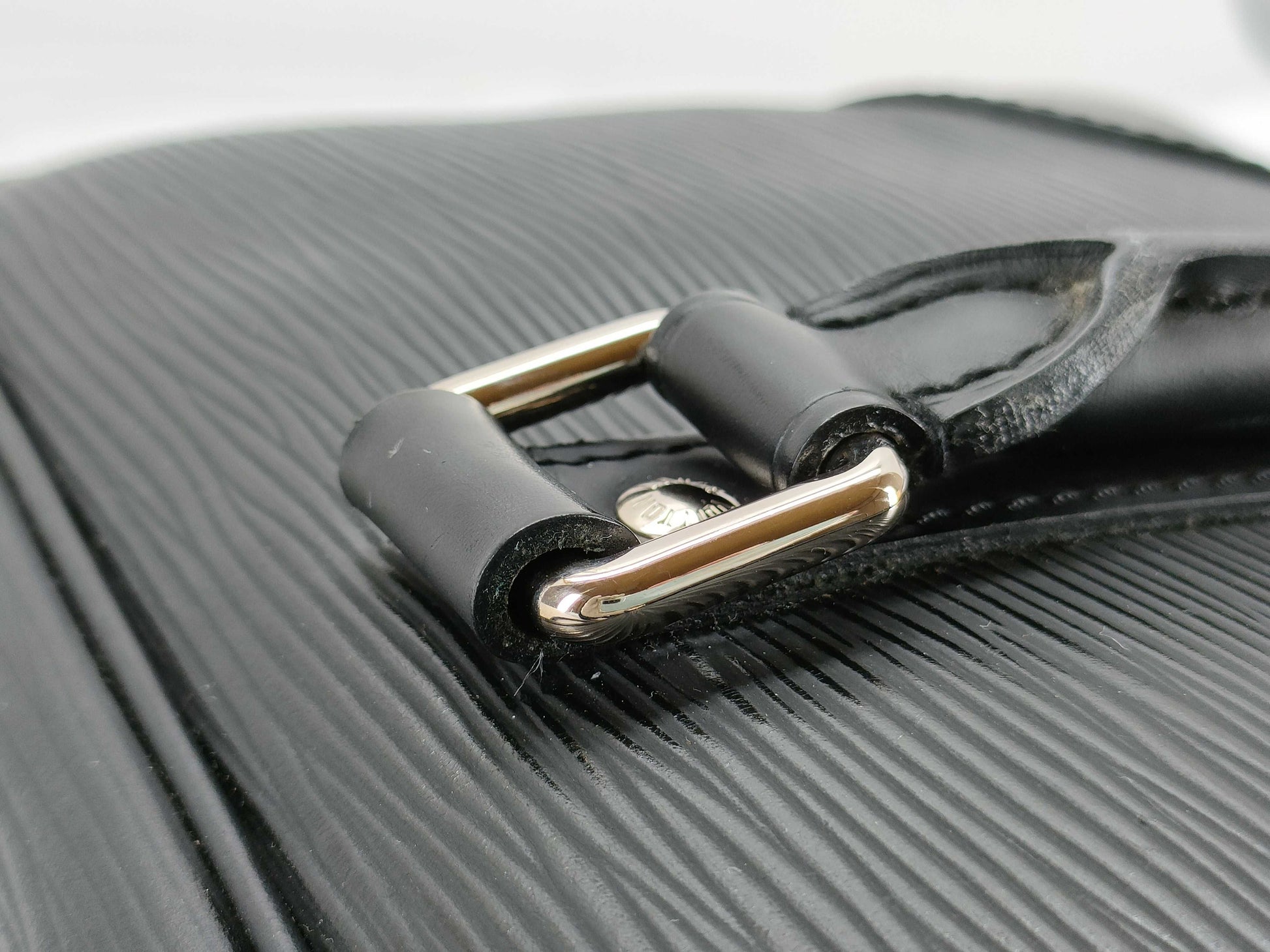 LOUIS VUITTON Epi Vivienne Long Black Handbag