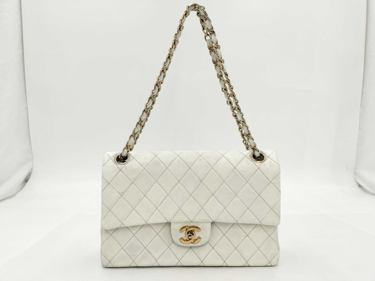 CHANEL CHANEL Matlasse Chain Handbag Lambskin White Shoulder Bag