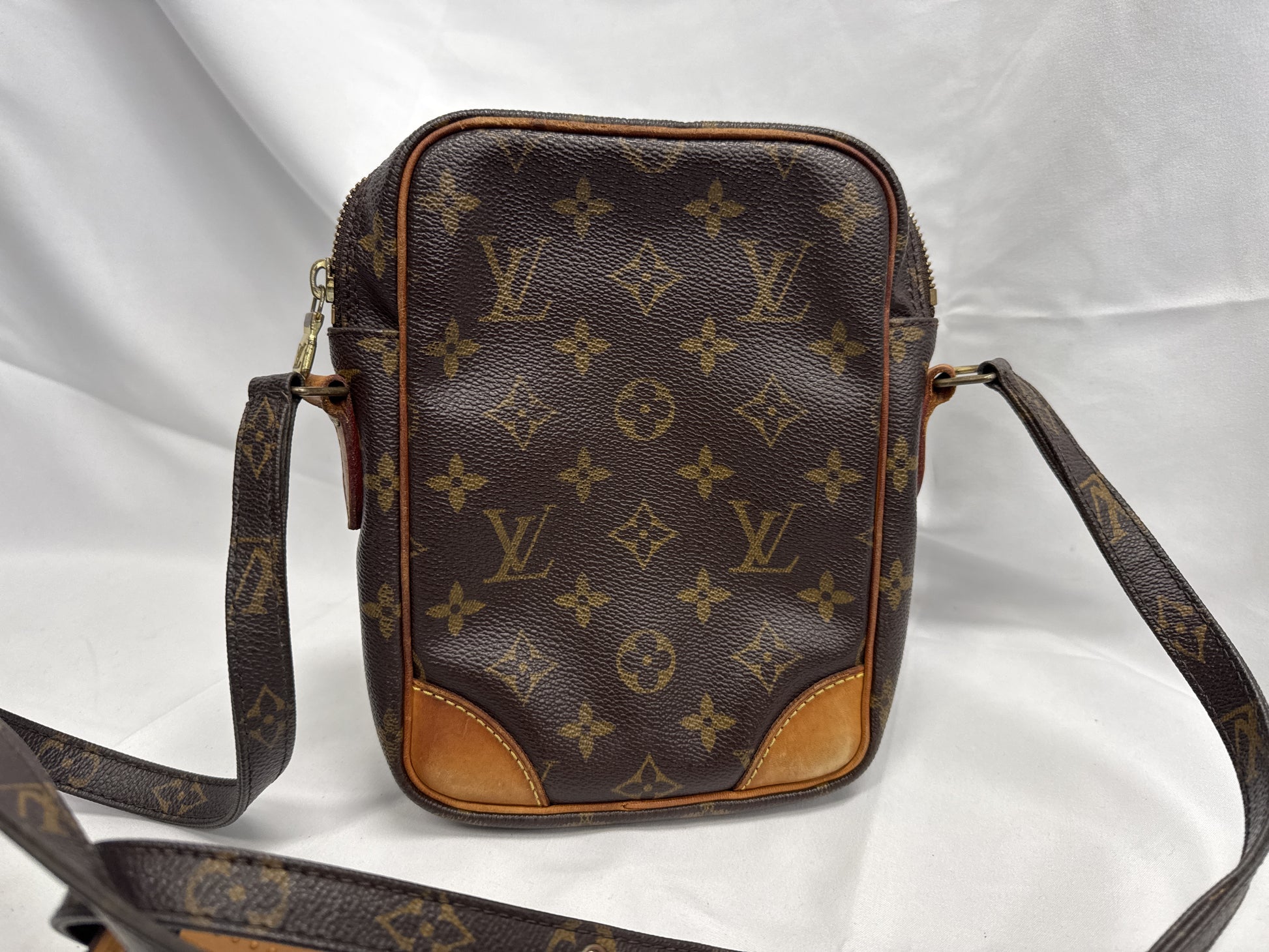 LOUIS VUITTON Vuitton Monogram Amazon Shoulder Bag