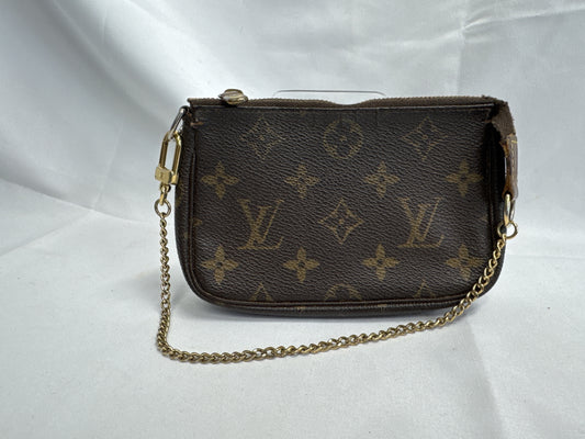 LOUIS VUITTON Mini Pochette Accessoir Pouch