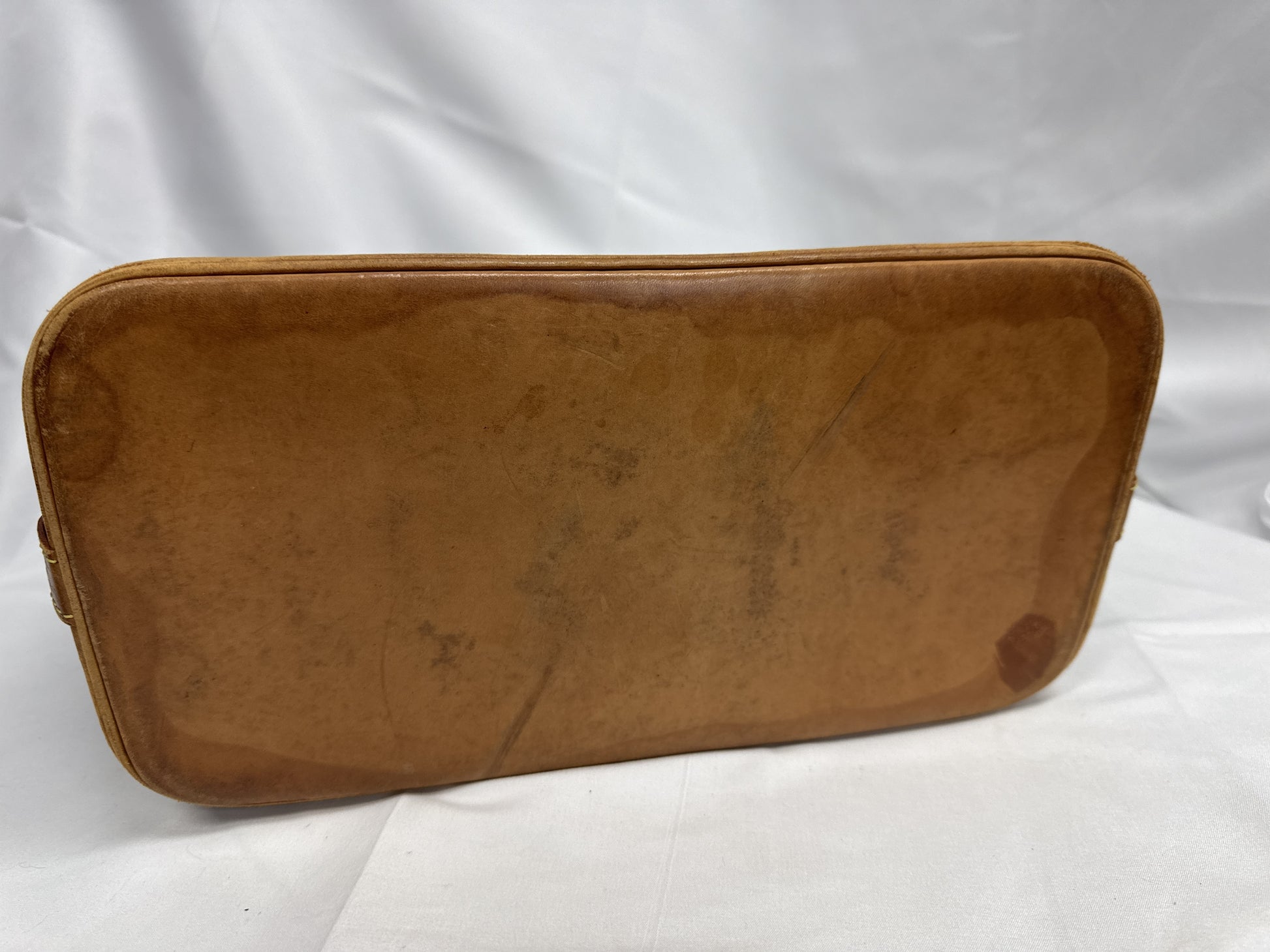 LOUIS VUITTON Vuitton Monogram Alma Handbag