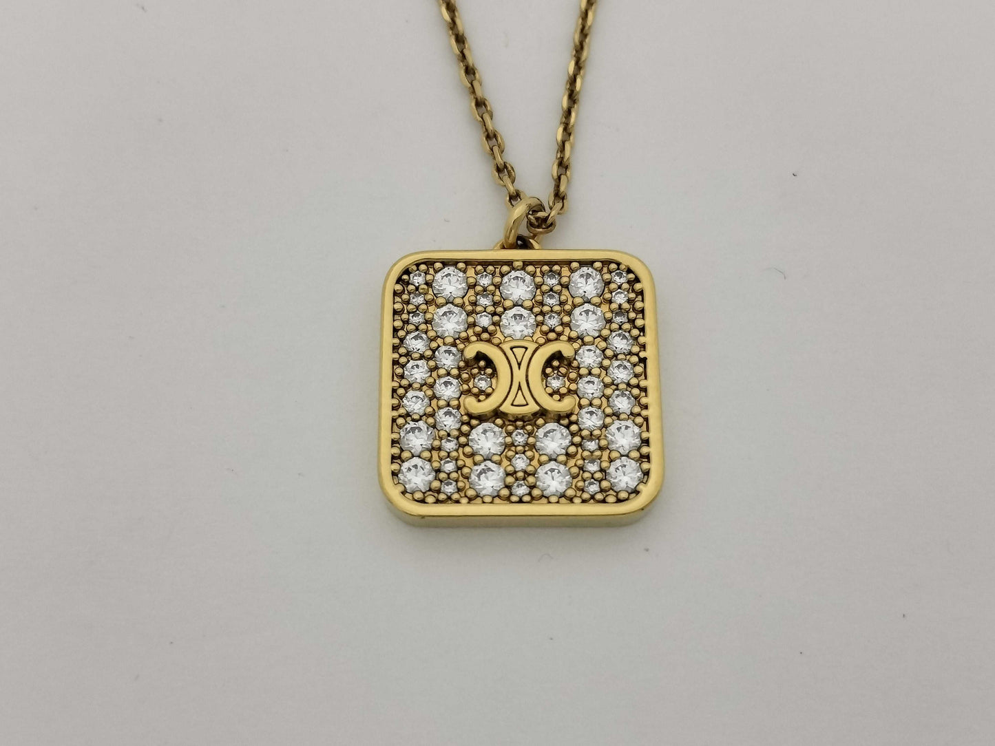 Celine Nightfall Triomphe Gold Necklace Original price: ¥86,900 Purchased in February 2025