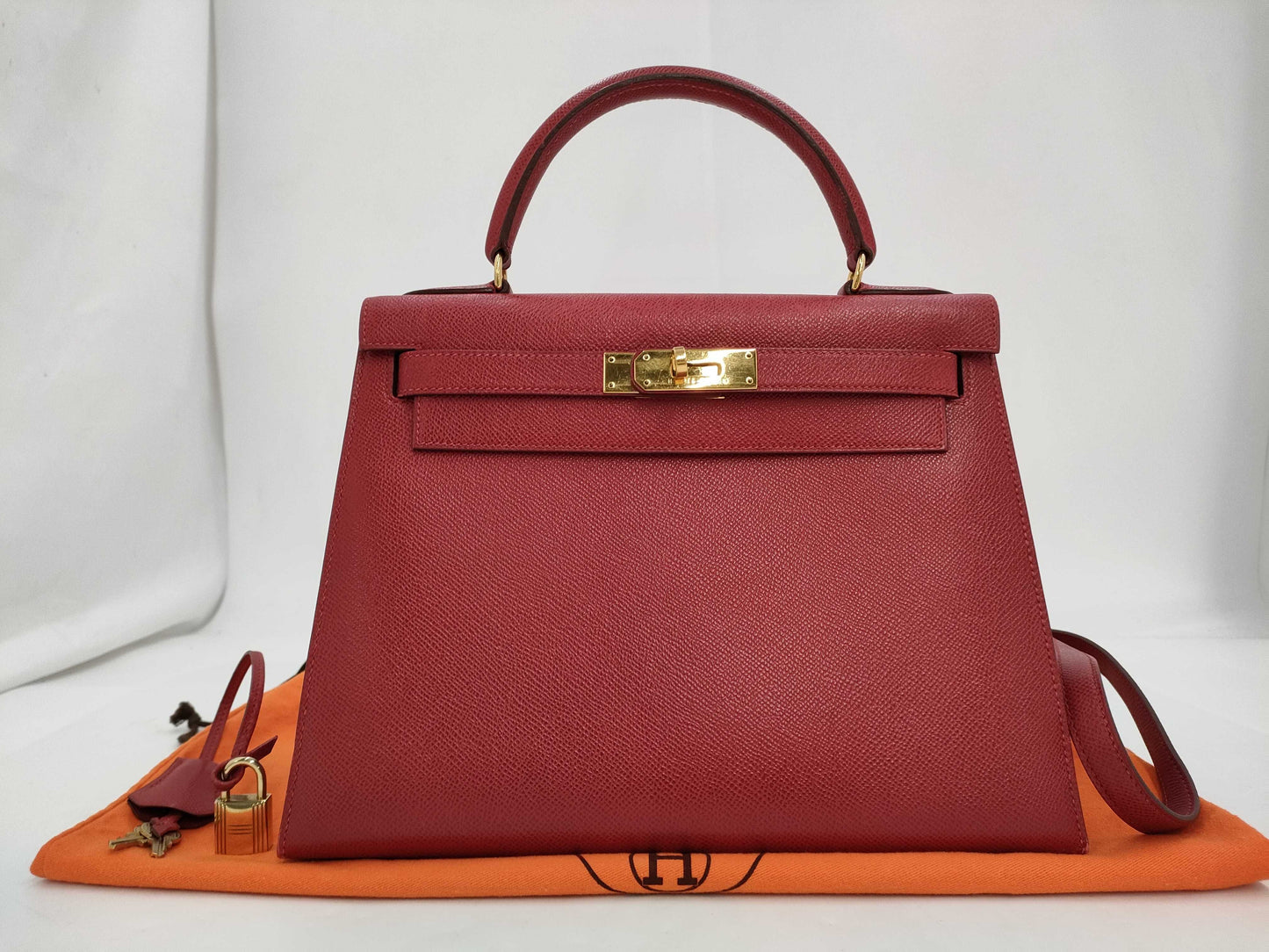 HERMES Kelly 28 Serie Rouge Gold Hardware 〇W Handbag