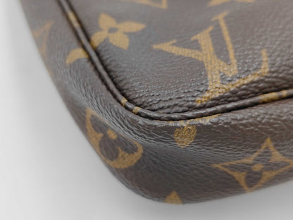 LOUIS VUITTON Louis Vuitton Accessory Pouch
