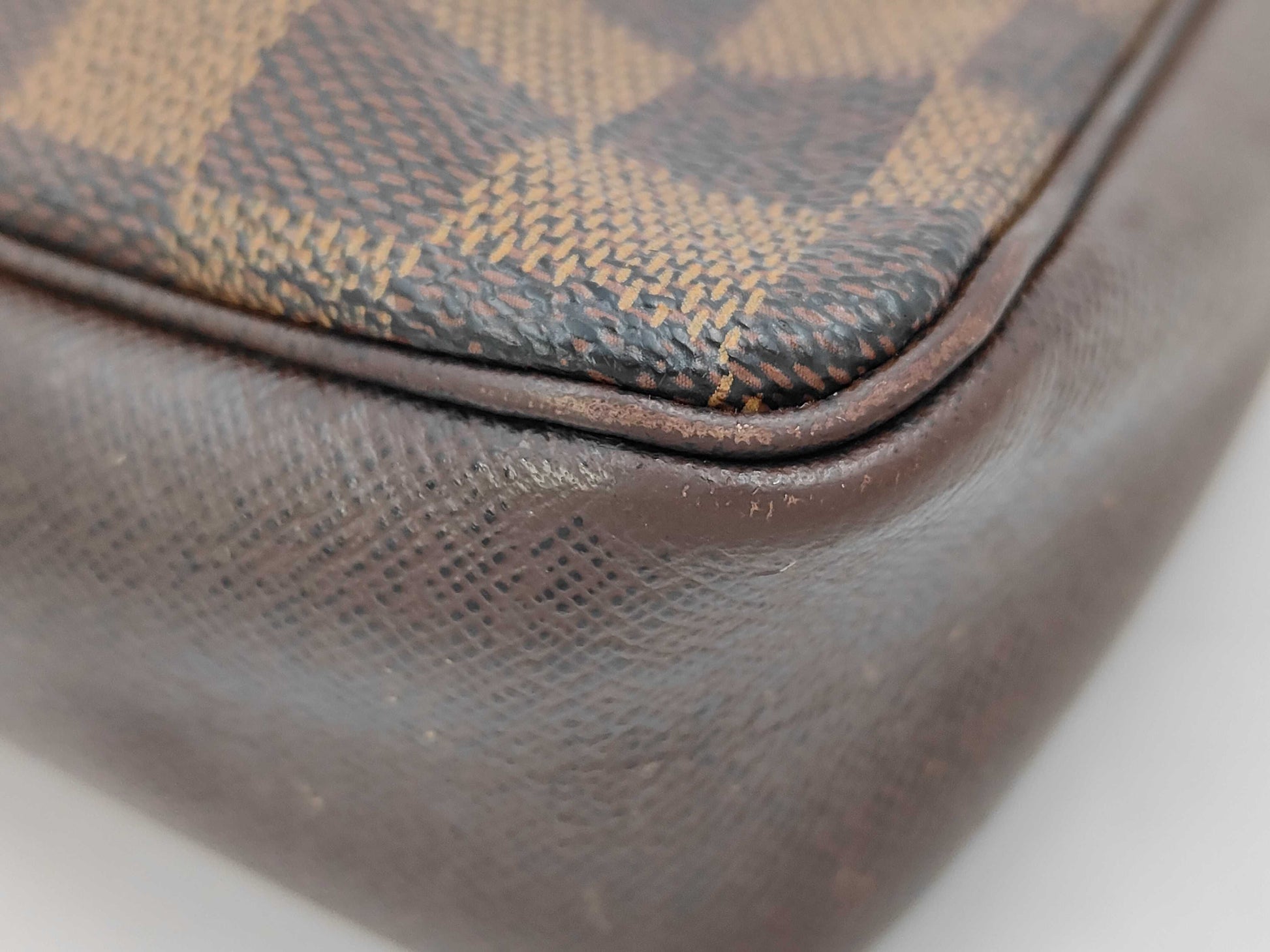 LOUIS VUITTON Damier Azur Truth Makeup Pouch