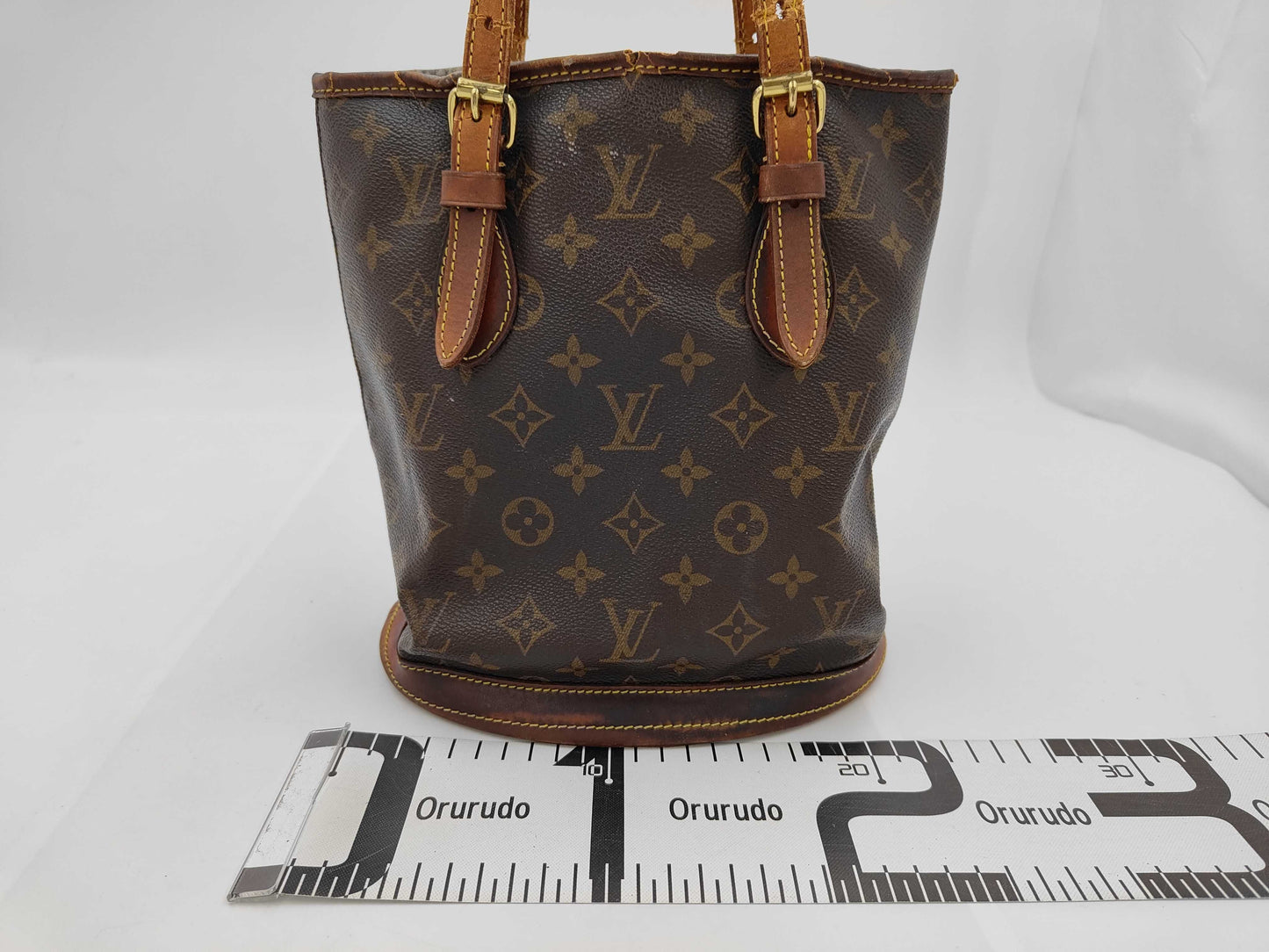 LOUIS VUITTON Louis Vuitton Monogram Bucket PM Handbag