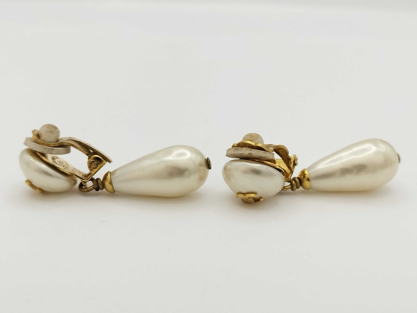 CHANEL Accessories Chanel 95A Earrings Coco Mark Pearl Vintage Gold Color Earrings