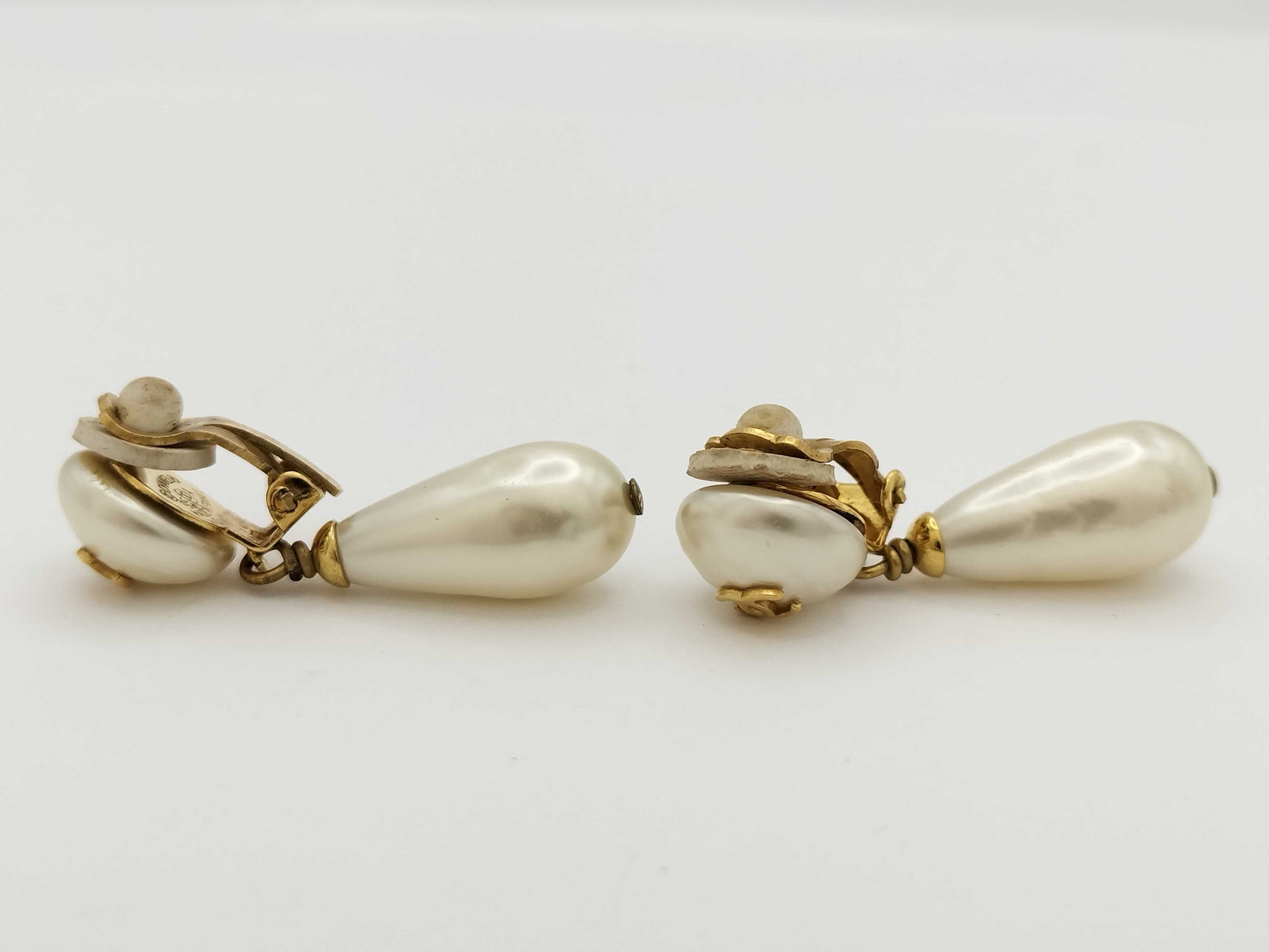 CHANEL Accessories Chanel 95A Earrings Coco Mark Pearl Vintage Gold Color Earrings