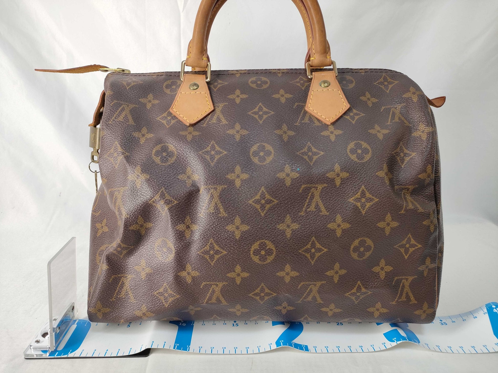 LOUIS VUITTON Monogram Louis Vuitton Speedy Handbag