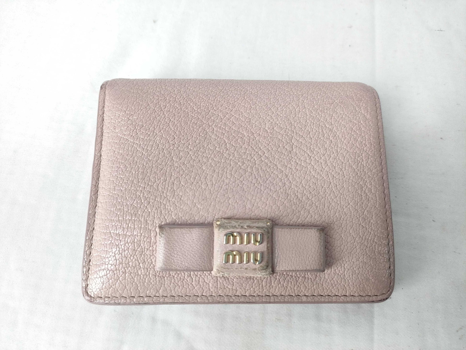 Miu Miu RFID vertical logo wallet with box