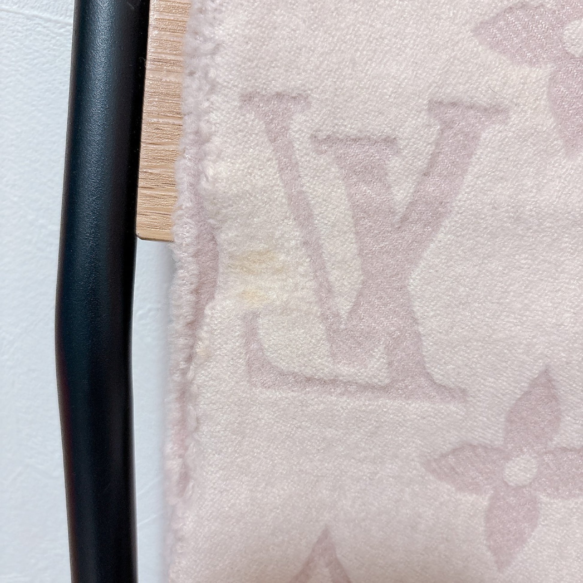 LOUIS VUITTON Louis Vuitton scarf, LV essential, stole, scarf, other accessories