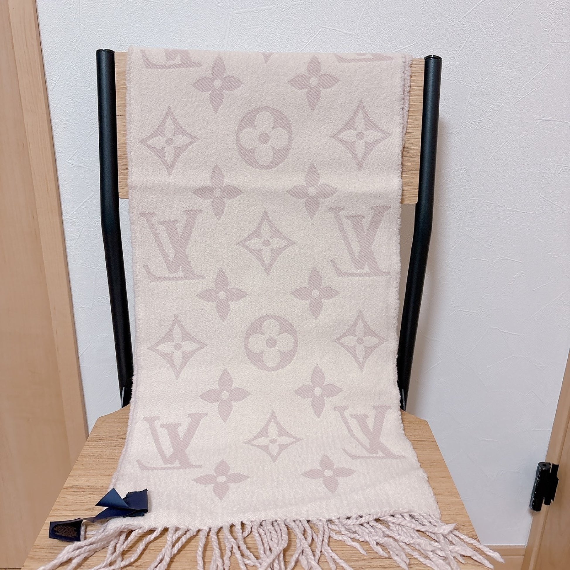 LOUIS VUITTON Louis Vuitton scarf, LV essential, stole, scarf, other accessories