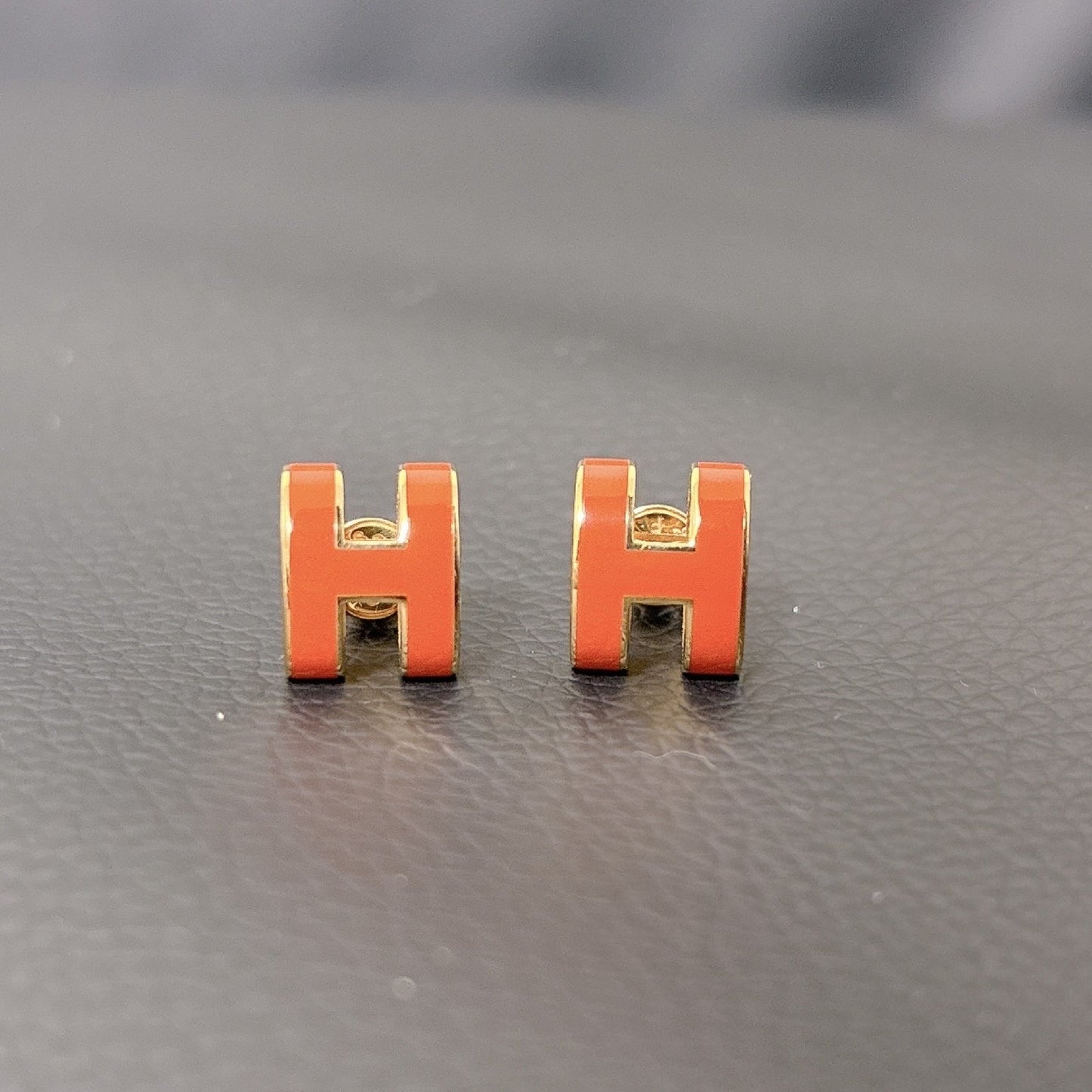HERMES Pop Ash H Orange Earrings