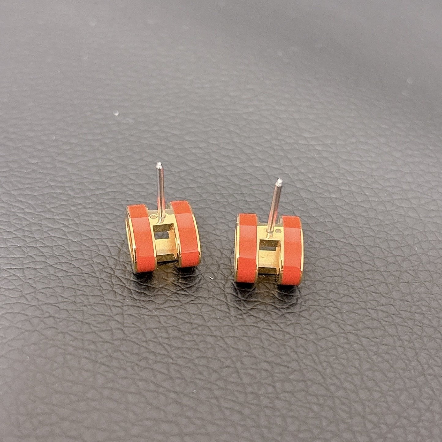 HERMES Pop Ash H Orange Earrings