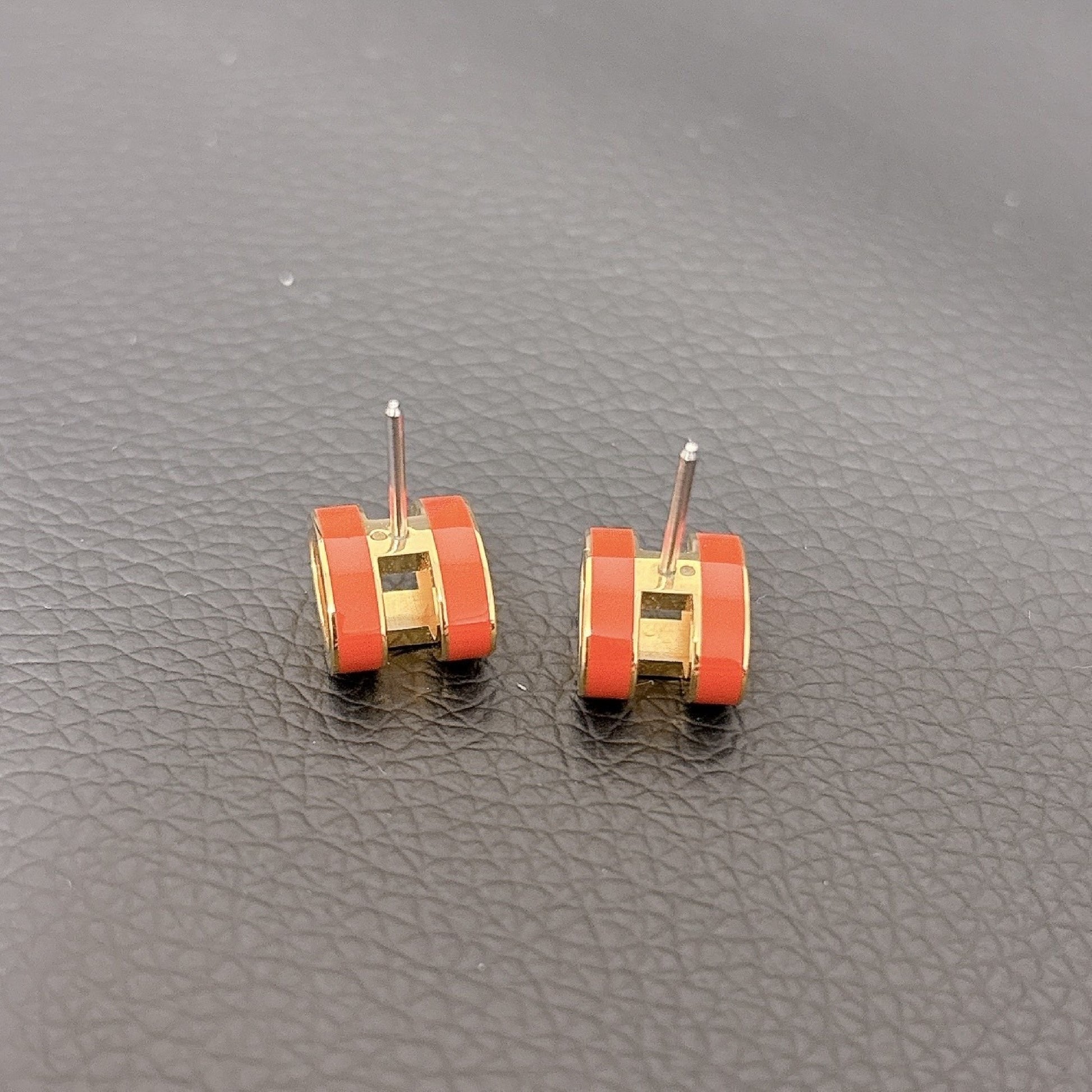 HERMES Pop Ash H Orange Earrings