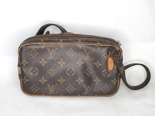 LOUIS VUITTON Monogram Pochette Shoulder Bag