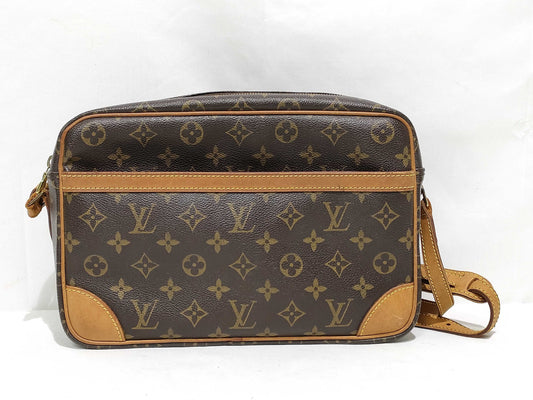 LOUIS VUITTON Monogram Trocadero Shoulder Bag