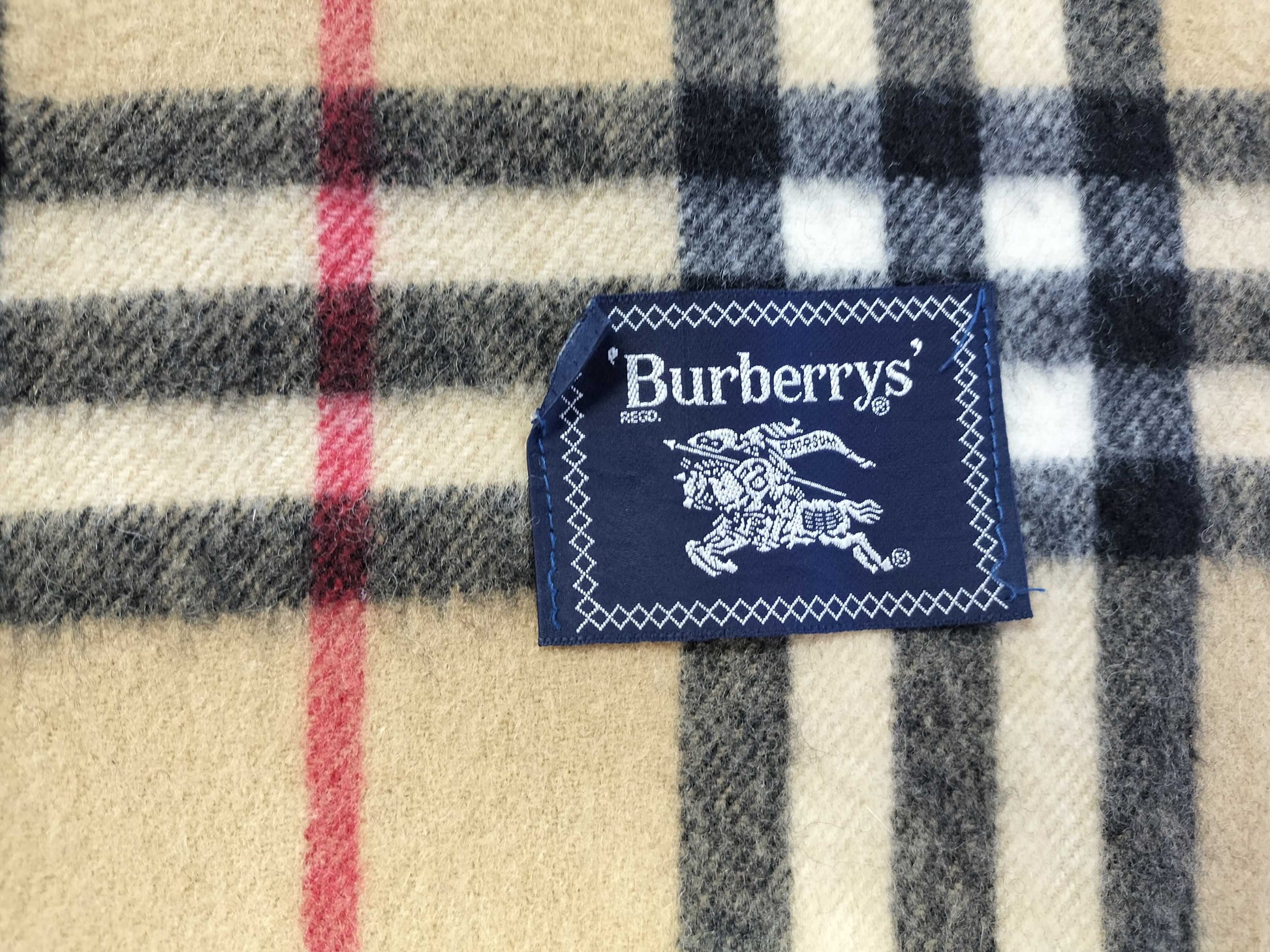 BURBERRY bb scarf