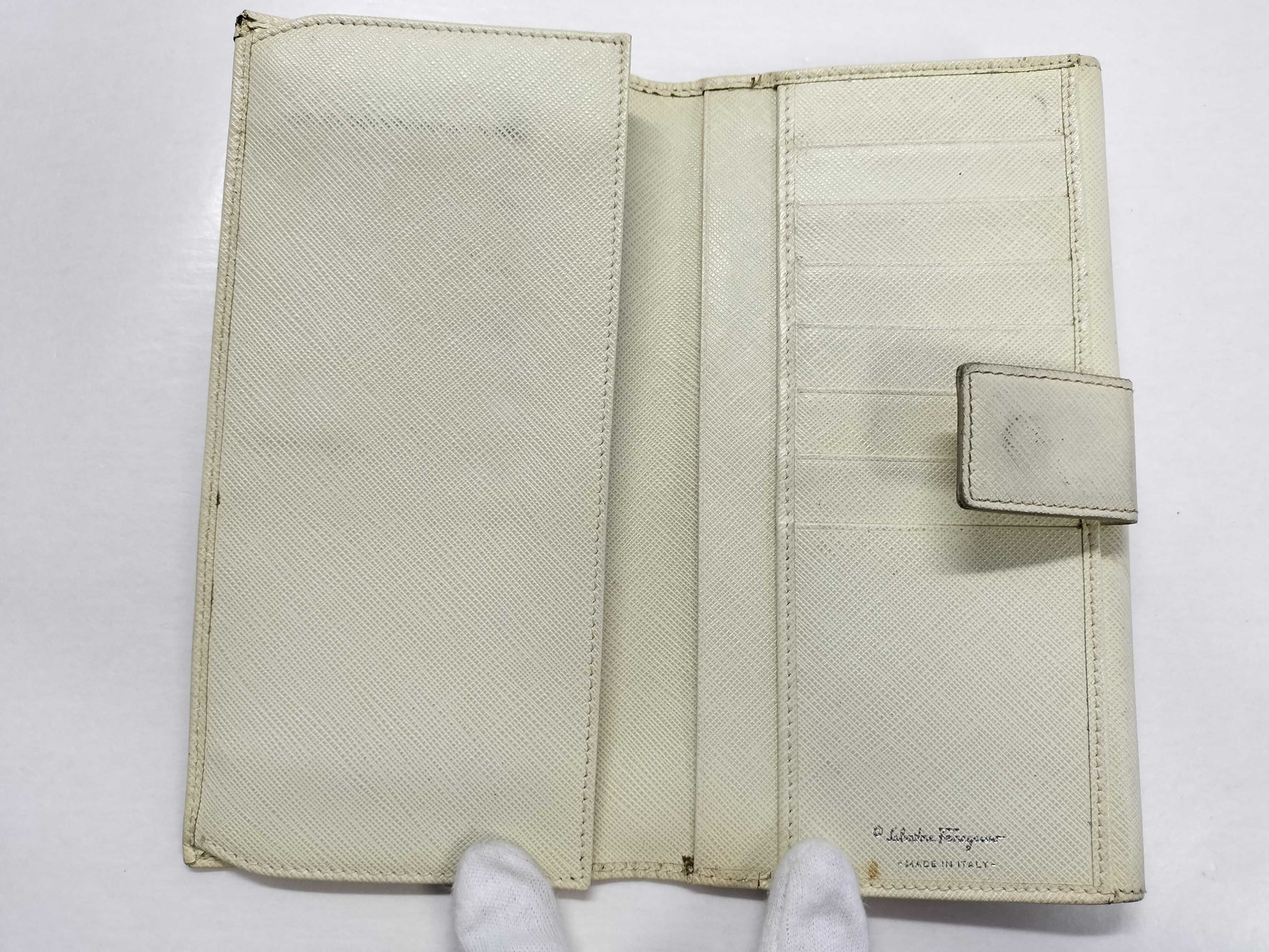 Salvatore Ferragamo Vara Long Wallet