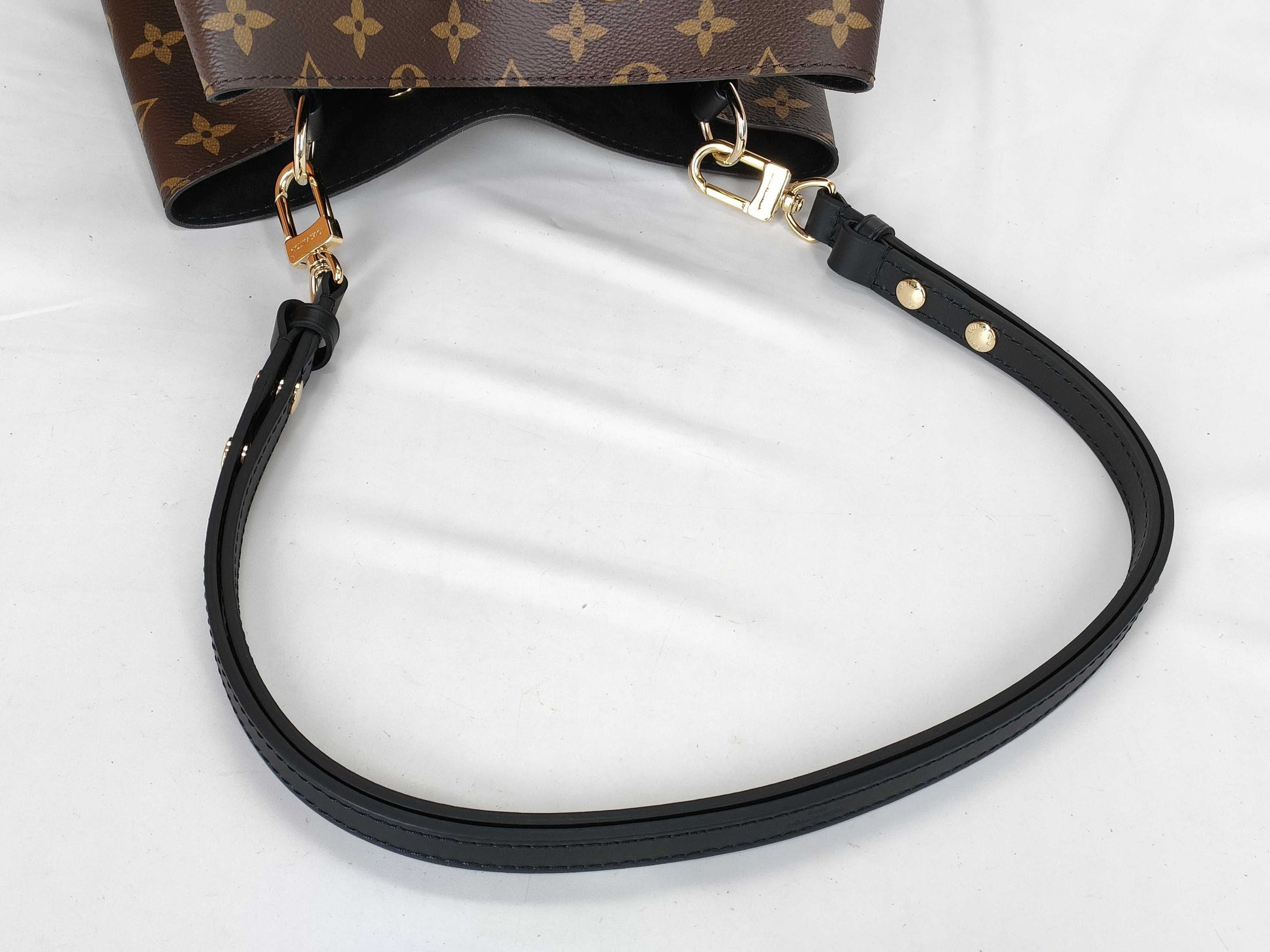 LOUIS VUITTON Monogram Louis Vuitton NeoNoe Colosseum Paint Shoulder Bag M44020 MI2118