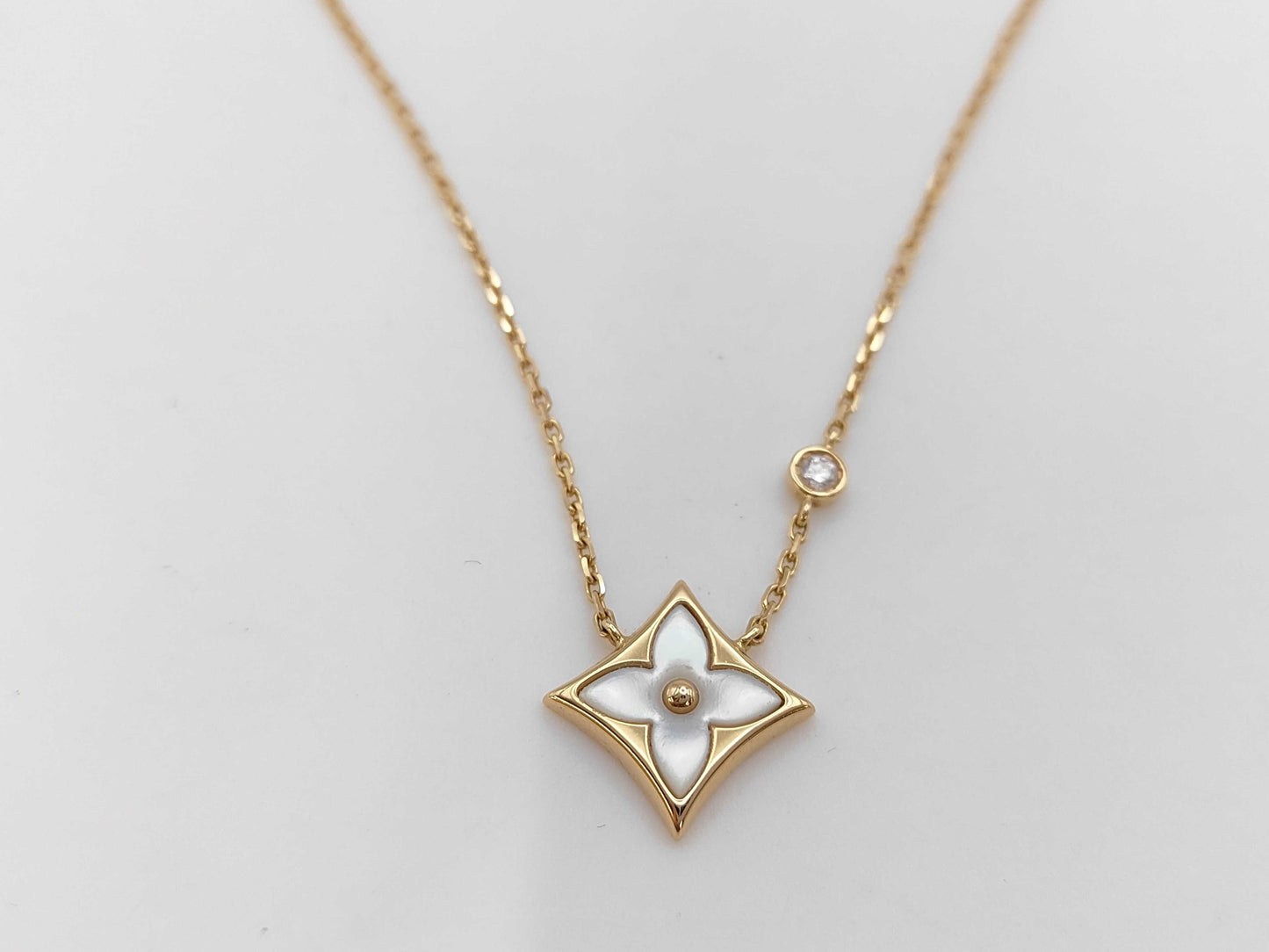 LOUIS VUITTON Idylle Star Blossom Shell 1PD Au750 3.7g Necklace 