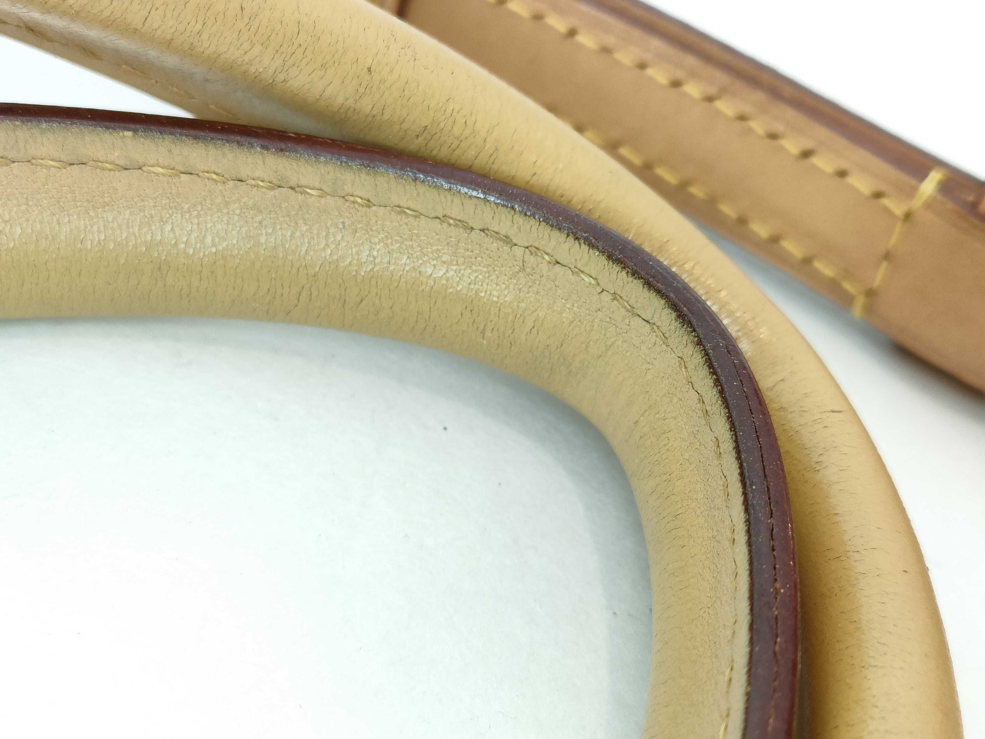 LOUIS VUITTON Monogram LOUIS VUITTON Rivoli MM Monogram Handbag