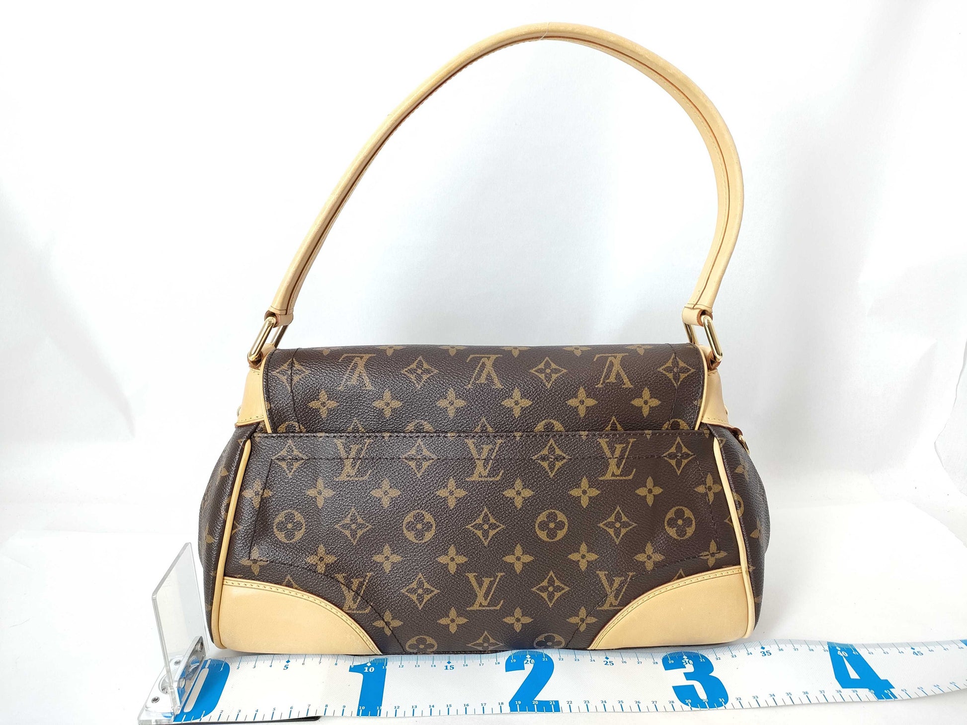 LOUIS VUITTON Monogram LOUIS VUITTON Beverly MM Monogram Shoulder Bag