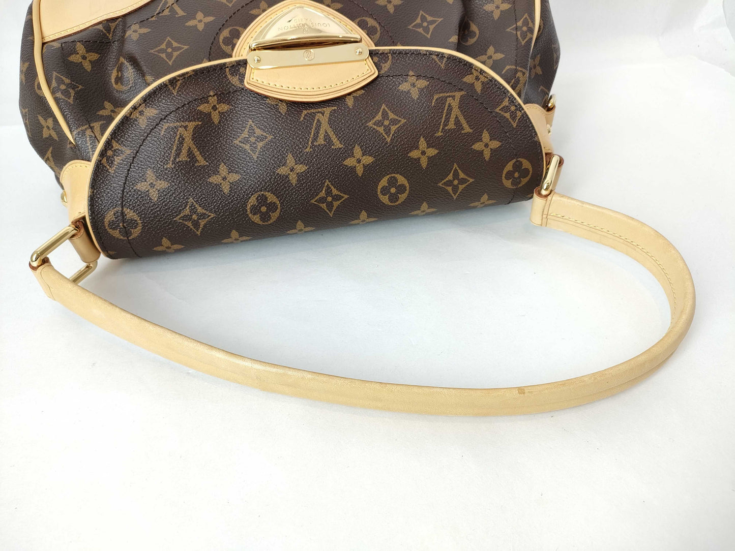 LOUIS VUITTON Monogram LOUIS VUITTON Beverly MM Monogram Shoulder Bag