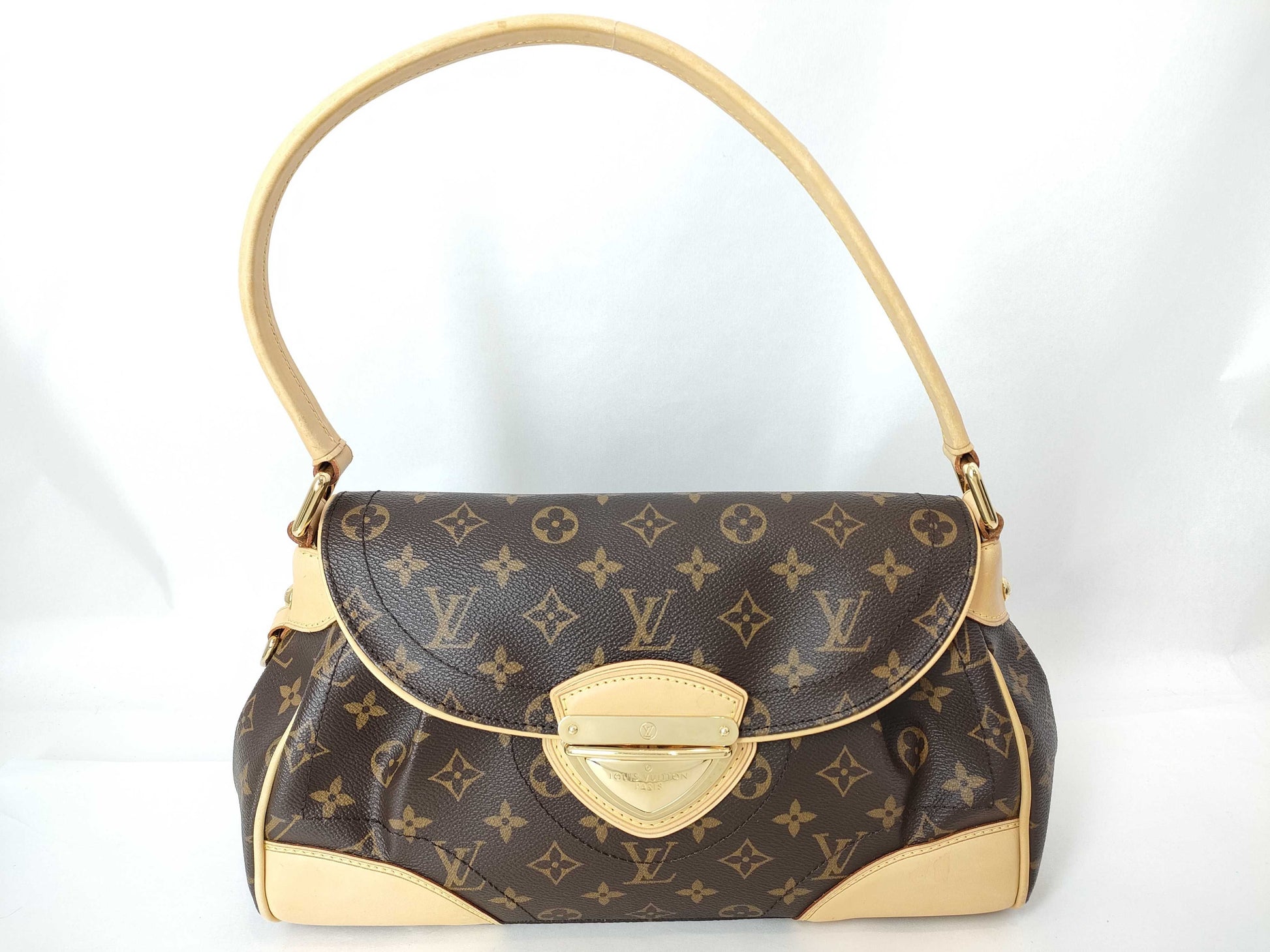 LOUIS VUITTON Monogram LOUIS VUITTON Beverly MM Monogram Shoulder Bag
