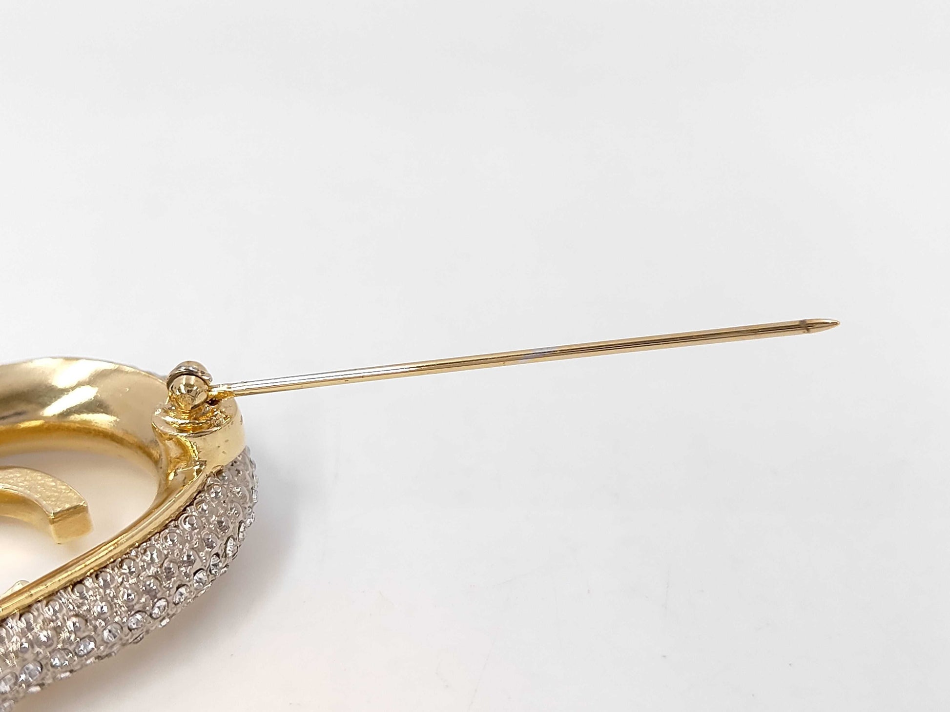 CHANEL A19P GP Brooch