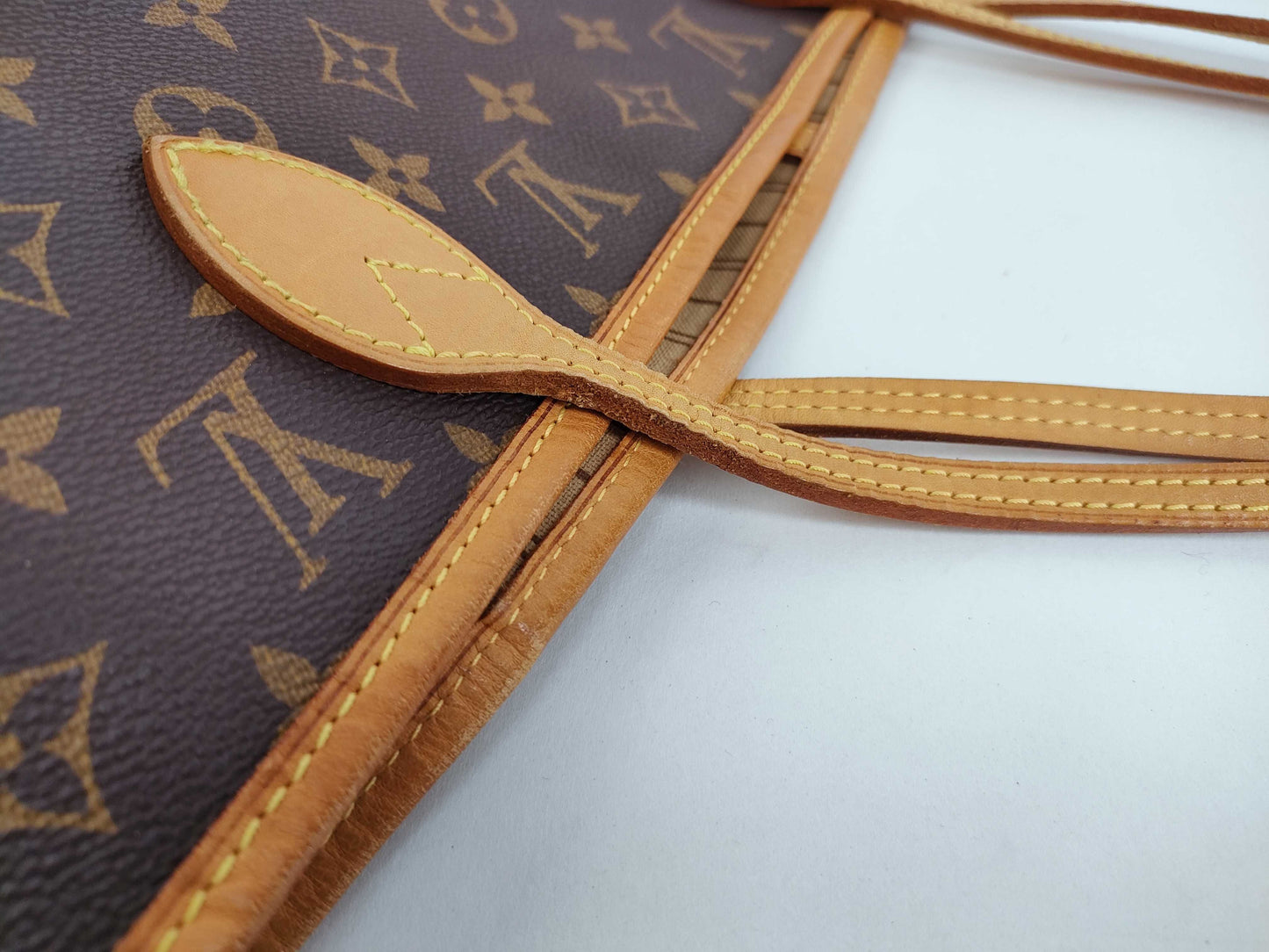 LOUIS VUITTON Monogram Louis Vuitton Neverfull Tote Bag