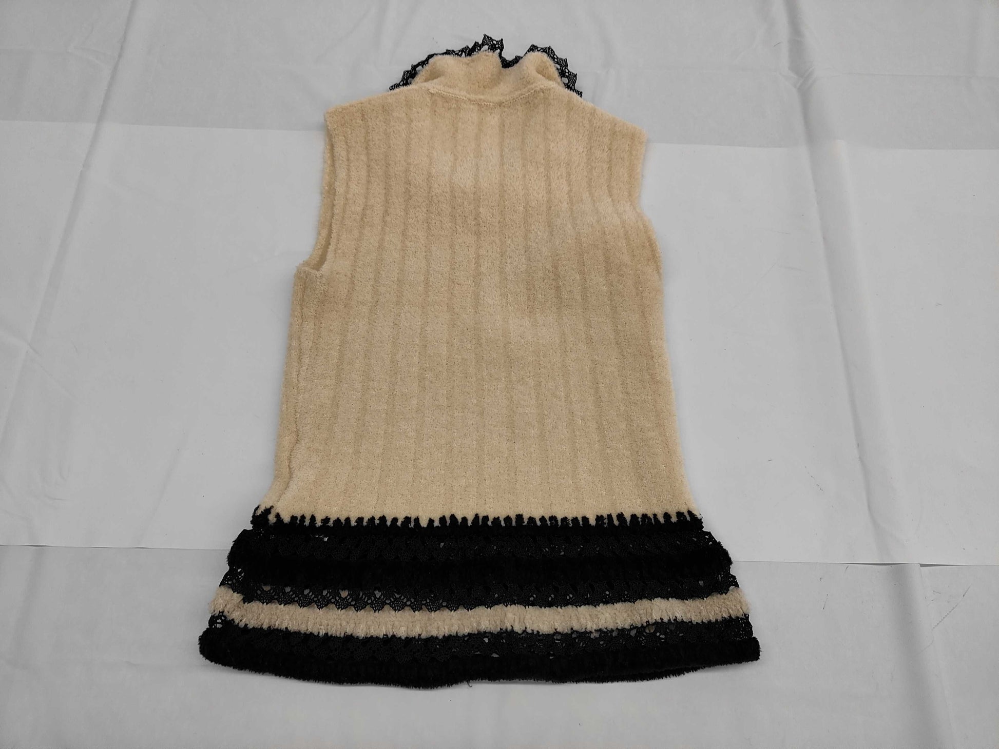CHANEL Sleeveless Top Size 38