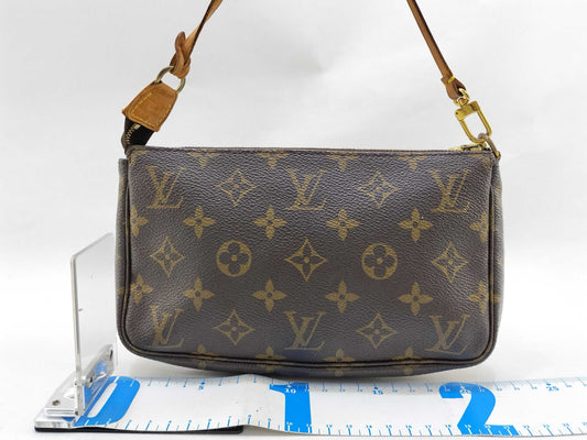 LOUIS VUITTON Monogram Accessoires Pouch