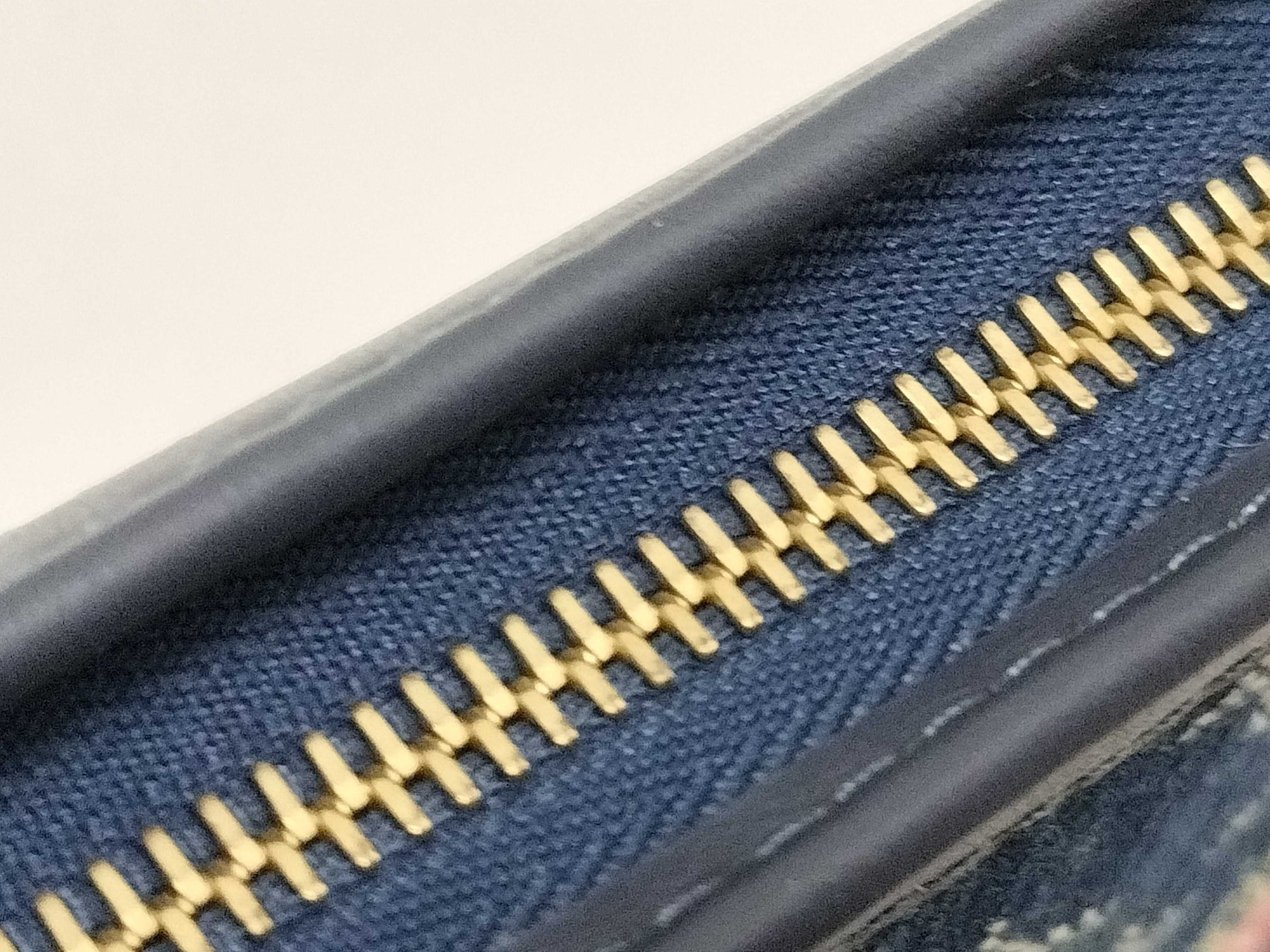 LOUIS VUITTON Vito POOCH A Pouch