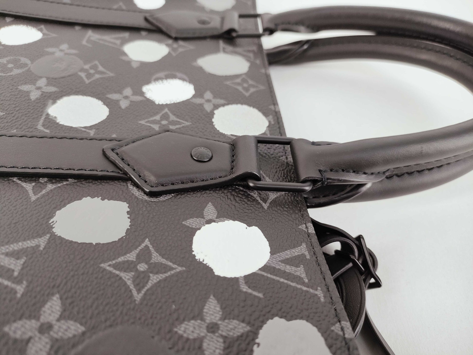 LOUIS VUITTON Monogram Louis Vuitton x Yayoi Kusama YK M46404 Monogram Eclipse Sac Plat Tote Bag